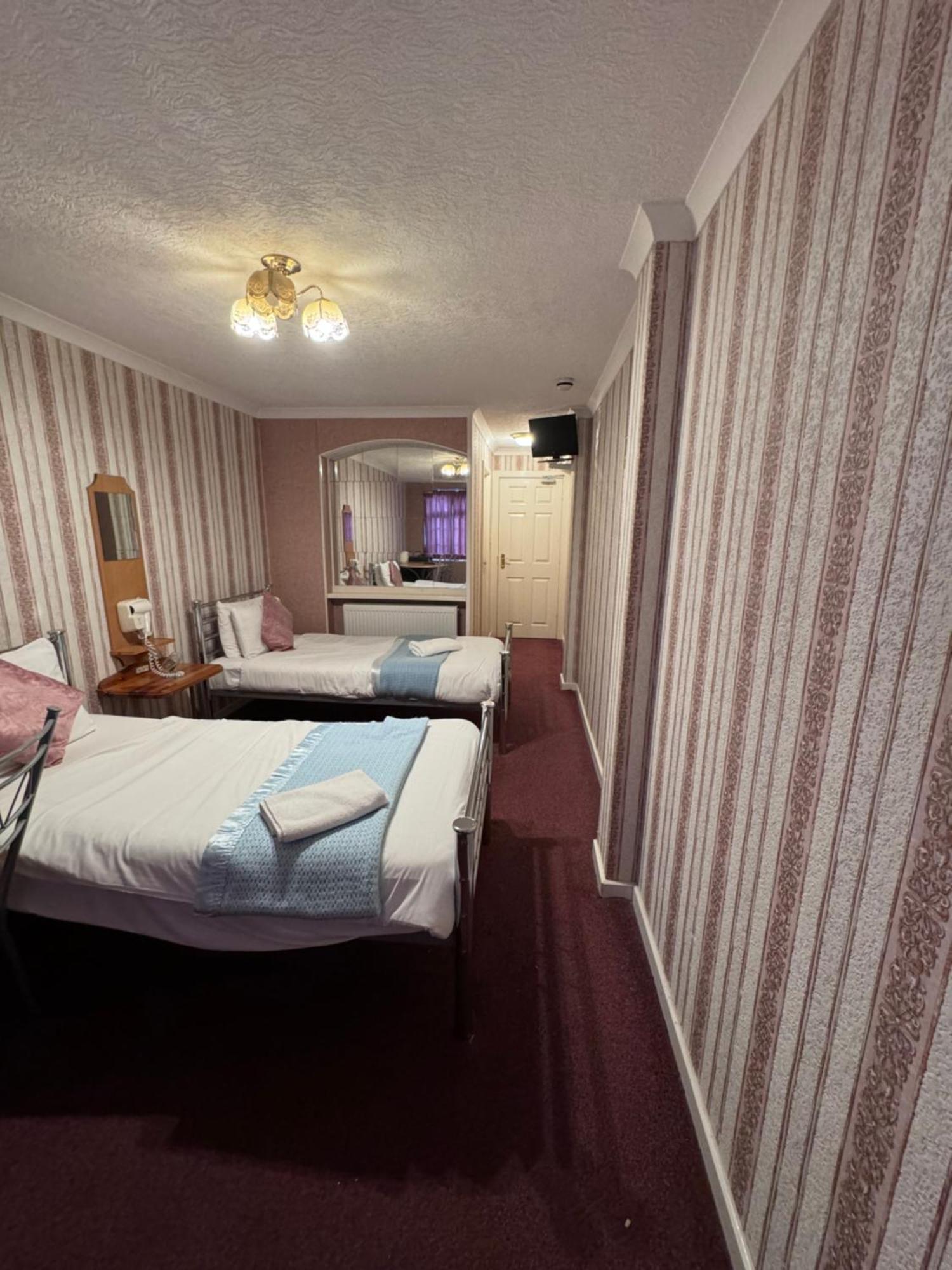 All Seasons Gatwick Guest House & Parking Horley Kültér fotó