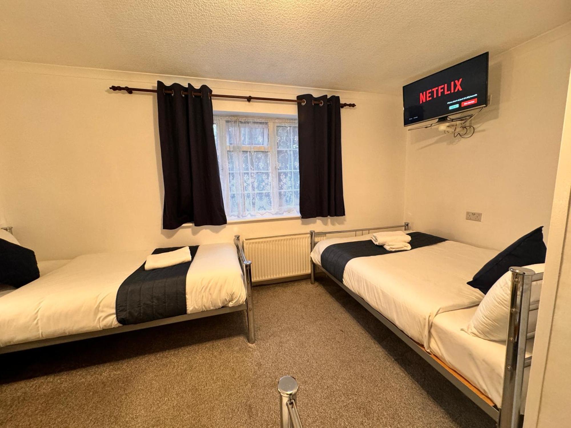 All Seasons Gatwick Guest House & Parking Horley Kültér fotó