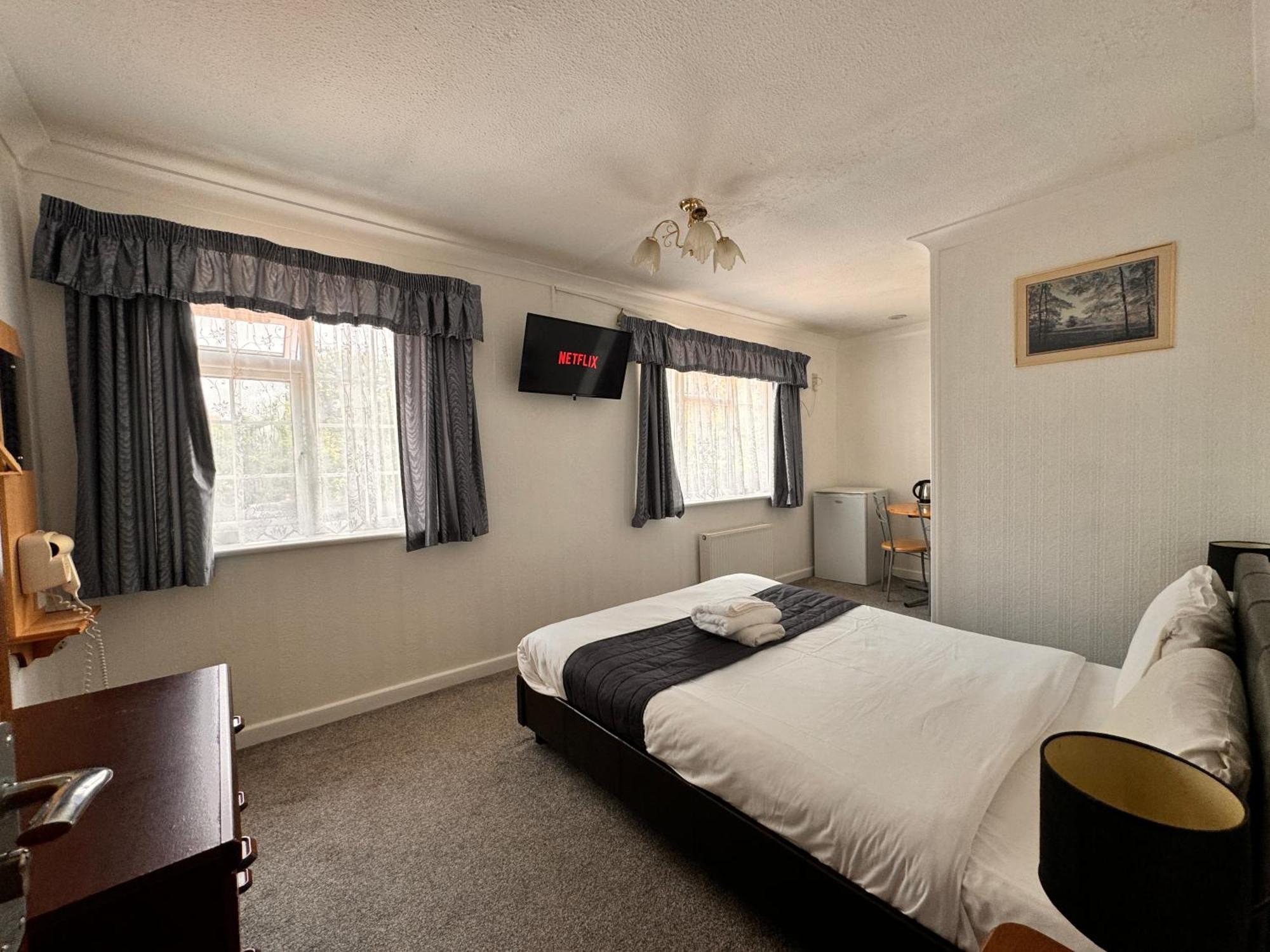 All Seasons Gatwick Guest House & Parking Horley Kültér fotó