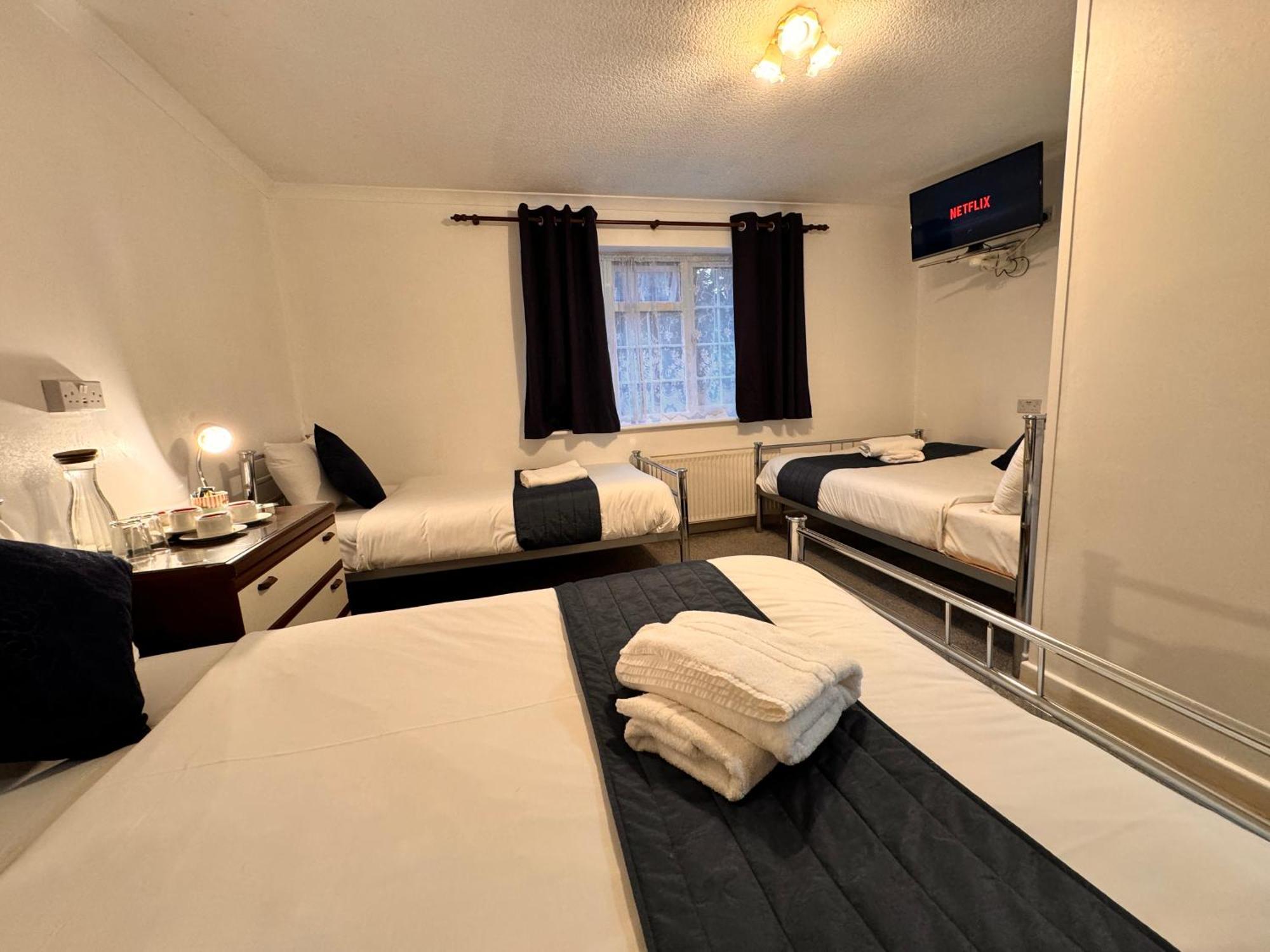 All Seasons Gatwick Guest House & Parking Horley Kültér fotó