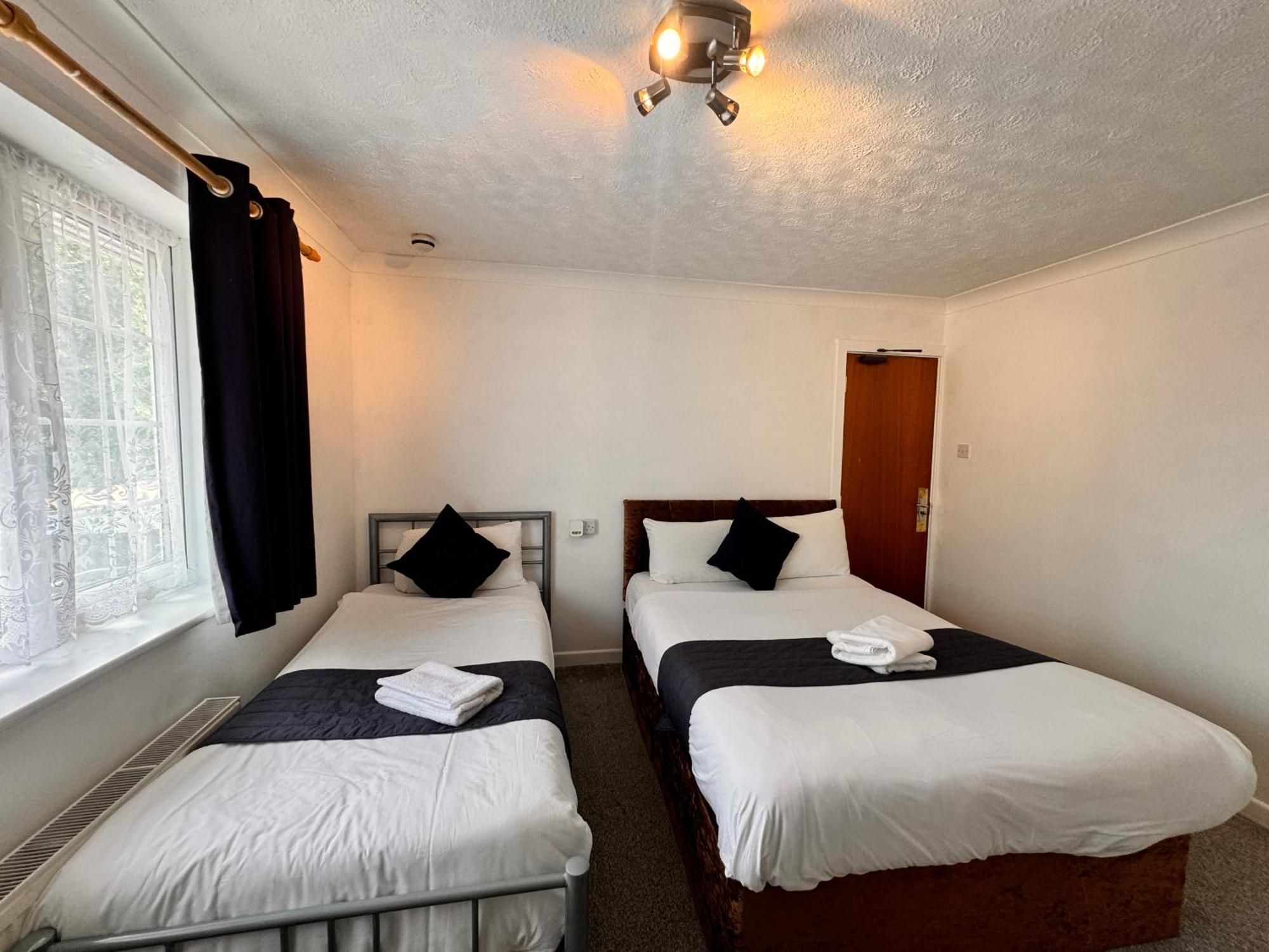 All Seasons Gatwick Guest House & Parking Horley Kültér fotó